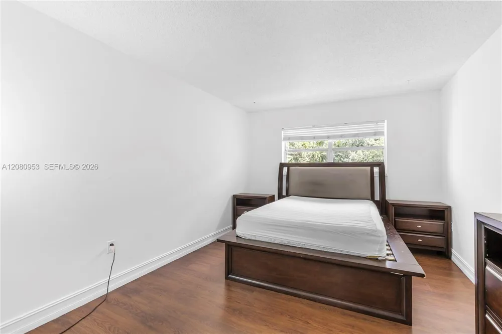 7891 Sunrise Lakes Dr #305 Sunrise, FL 33322