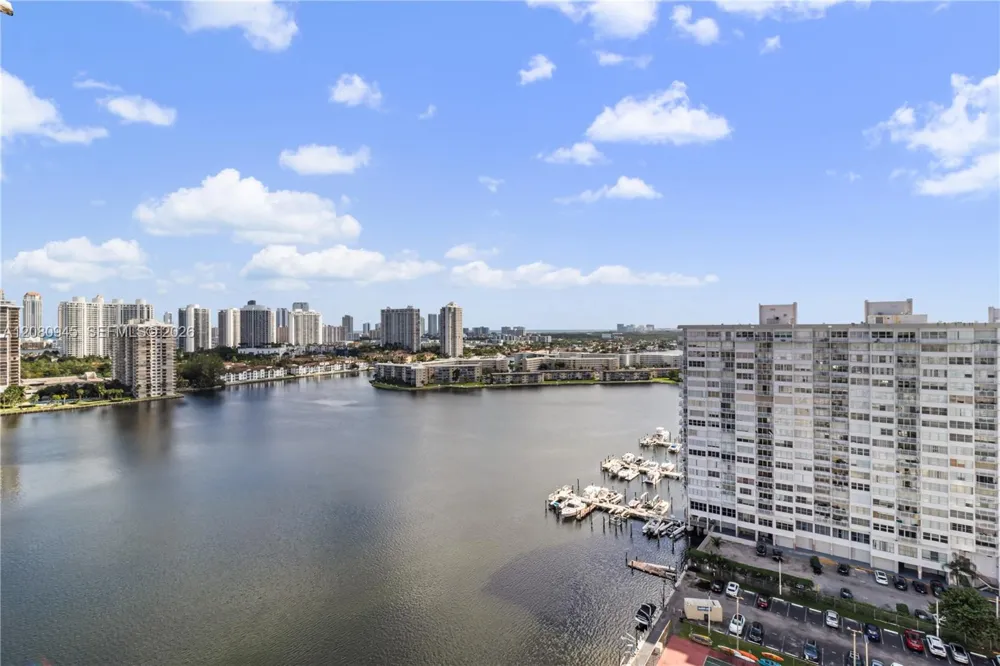 2780 NE 183rd St #2114 Aventura, FL 33160