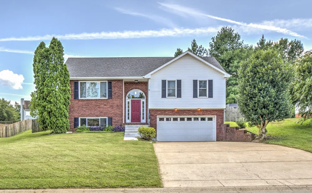 3418 Poplar Hill Clarksville, TN 37043
