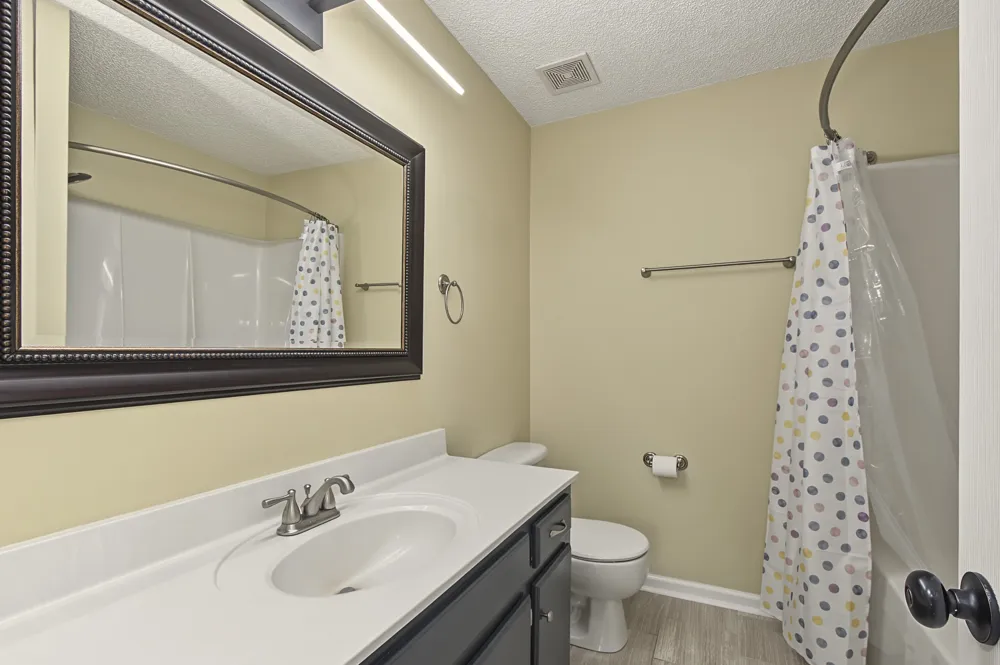 3418 Poplar Hill Clarksville, TN 37043