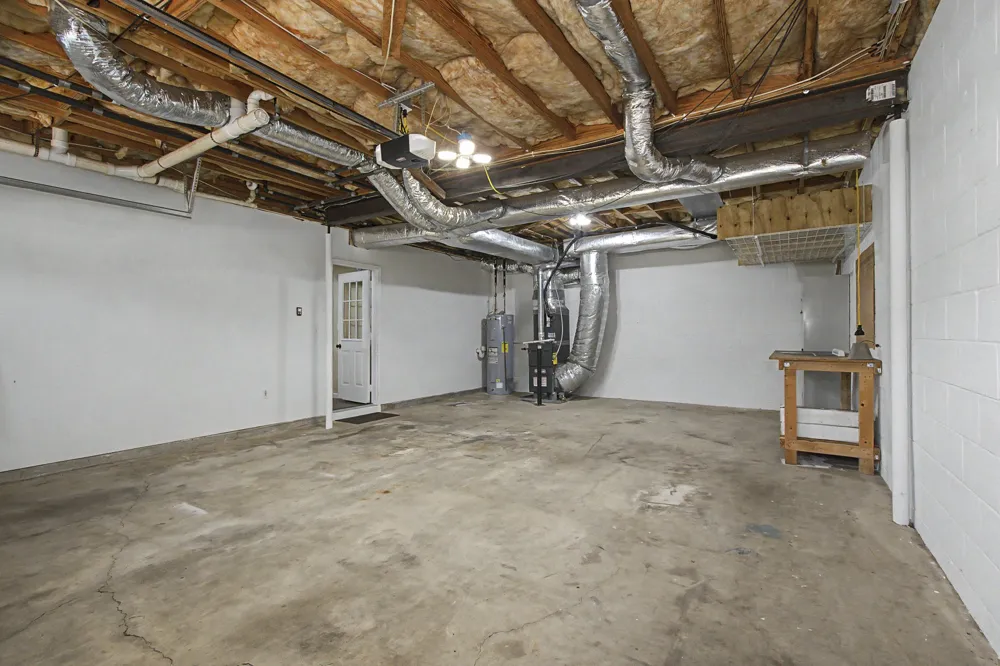 3418 Poplar Hill Clarksville, TN 37043