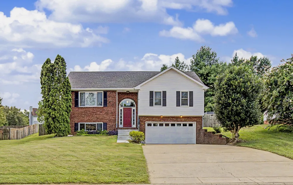 3418 Poplar Hill Clarksville, TN 37043