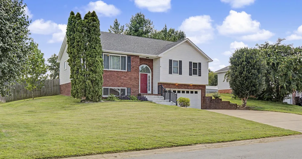 3418 Poplar Hill Clarksville, TN 37043