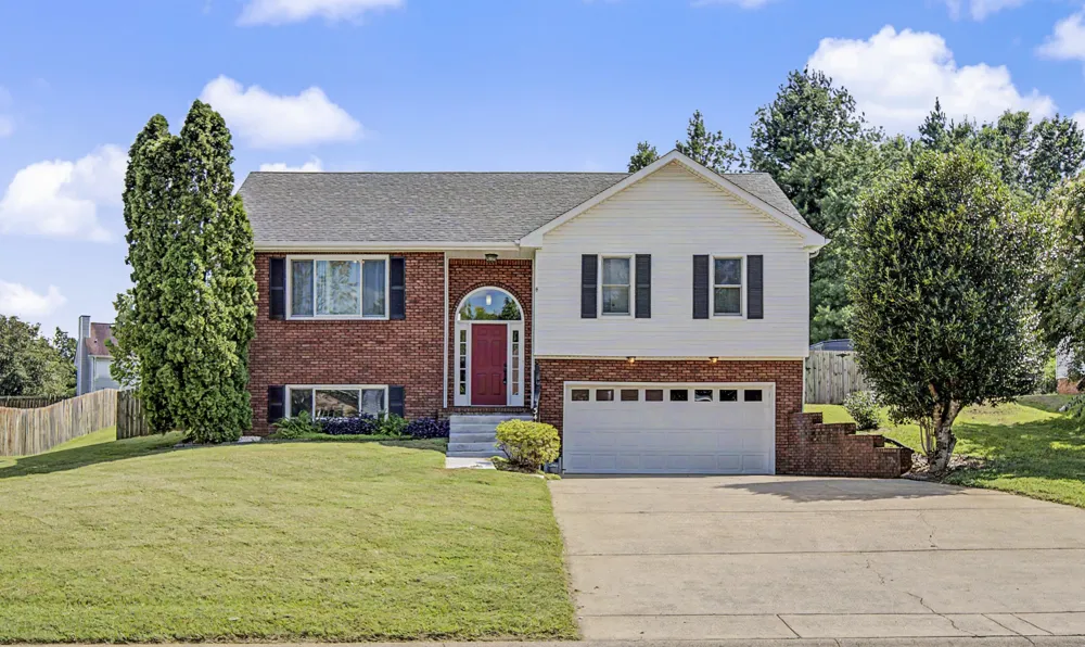 3418 Poplar Hill Clarksville, TN 37043