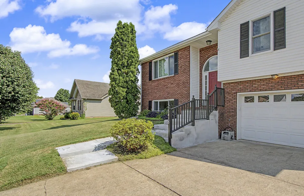 3418 Poplar Hill Clarksville, TN 37043