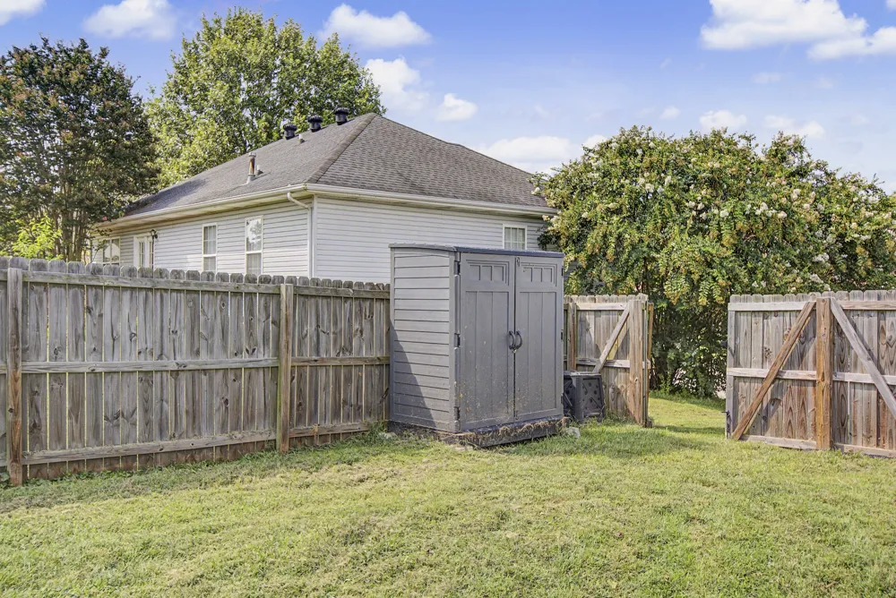 3418 Poplar Hill Clarksville, TN 37043
