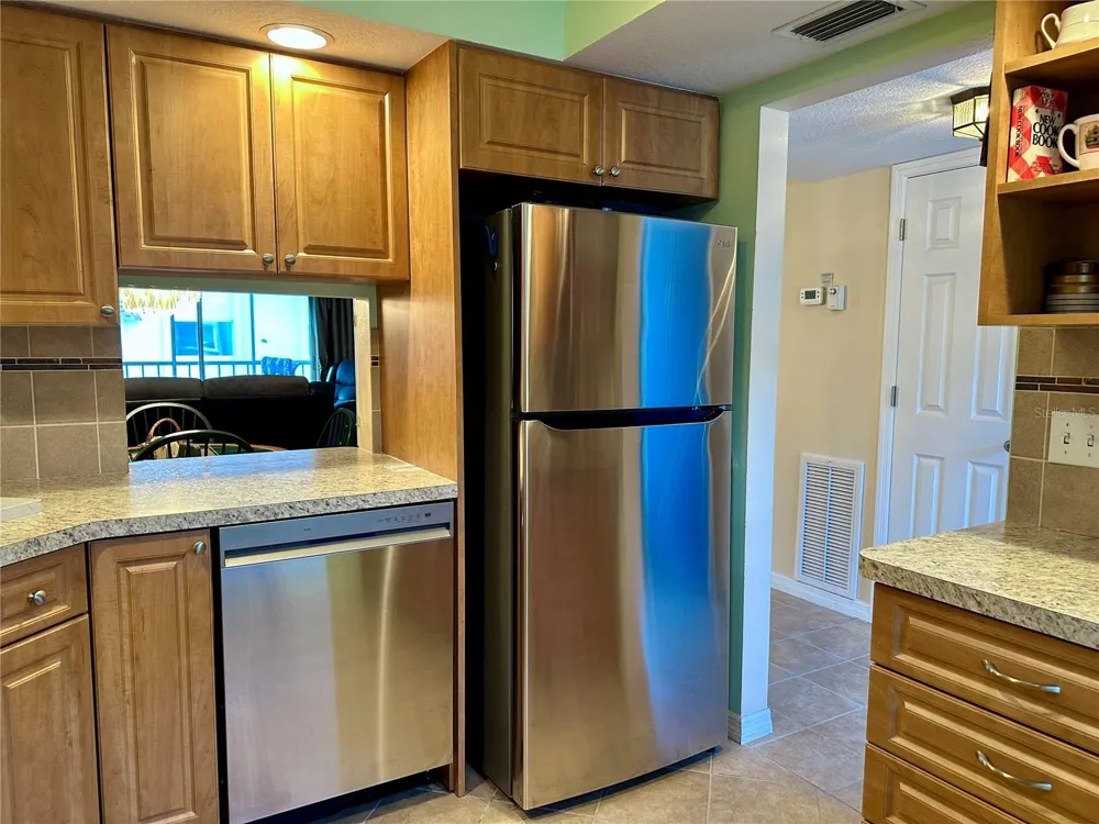 1330 GLEN OAKS DRIVE E #370D Sarasota, FL 34232