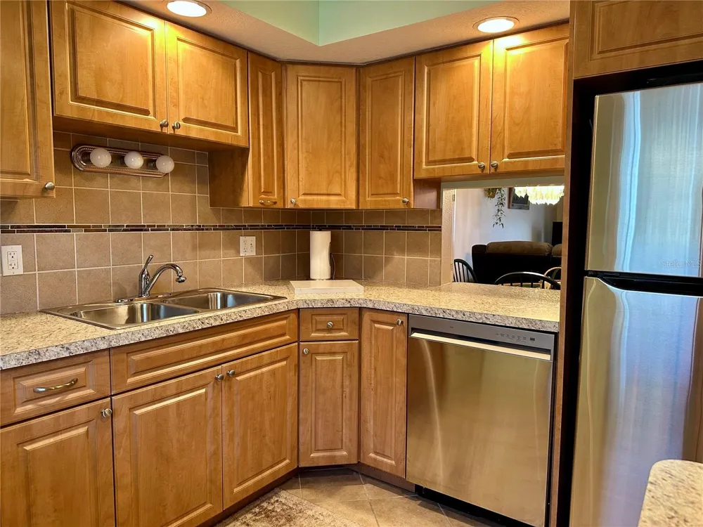 1330 GLEN OAKS DRIVE E #370D Sarasota, FL 34232