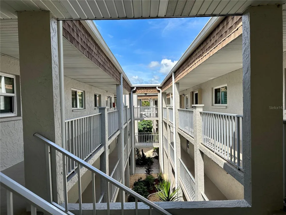 1330 GLEN OAKS DRIVE E #370D Sarasota, FL 34232