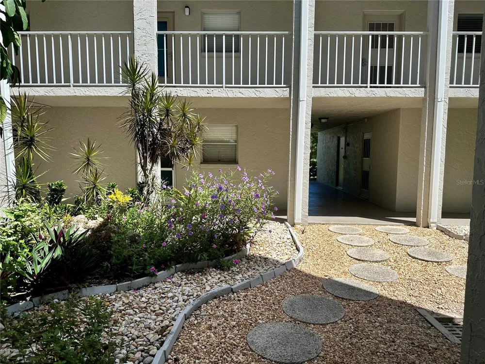 1330 GLEN OAKS DRIVE E #370D Sarasota, FL 34232