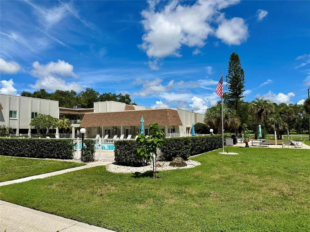 1330 GLEN OAKS DRIVE E #370D Sarasota, FL 34232