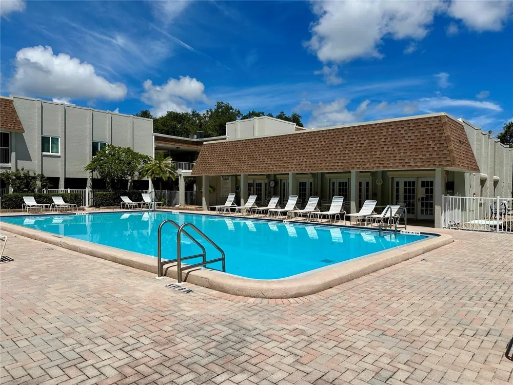 1330 GLEN OAKS DRIVE E #370D Sarasota, FL 34232