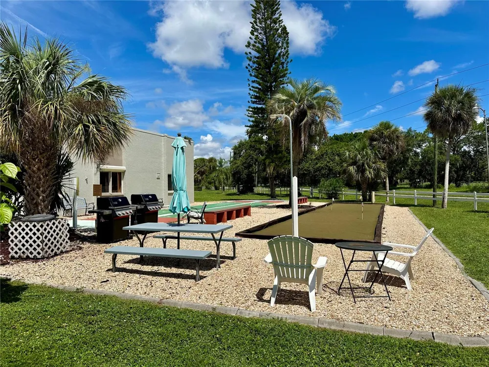 1330 GLEN OAKS DRIVE E #370D Sarasota, FL 34232