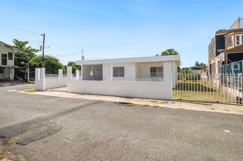 3 URB. TOAVILLE #10 Toa Baja, PR 00949