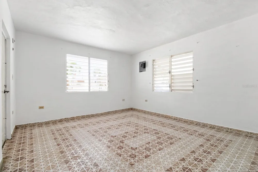 3 URB. TOAVILLE #10 Toa Baja, PR 00949
