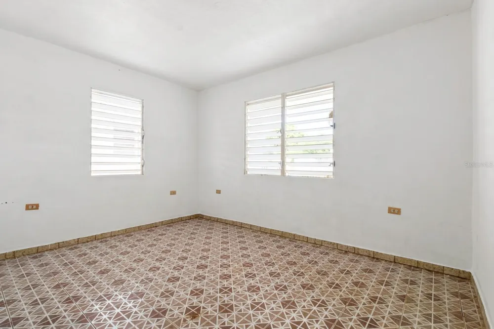 3 URB. TOAVILLE #10 Toa Baja, PR 00949
