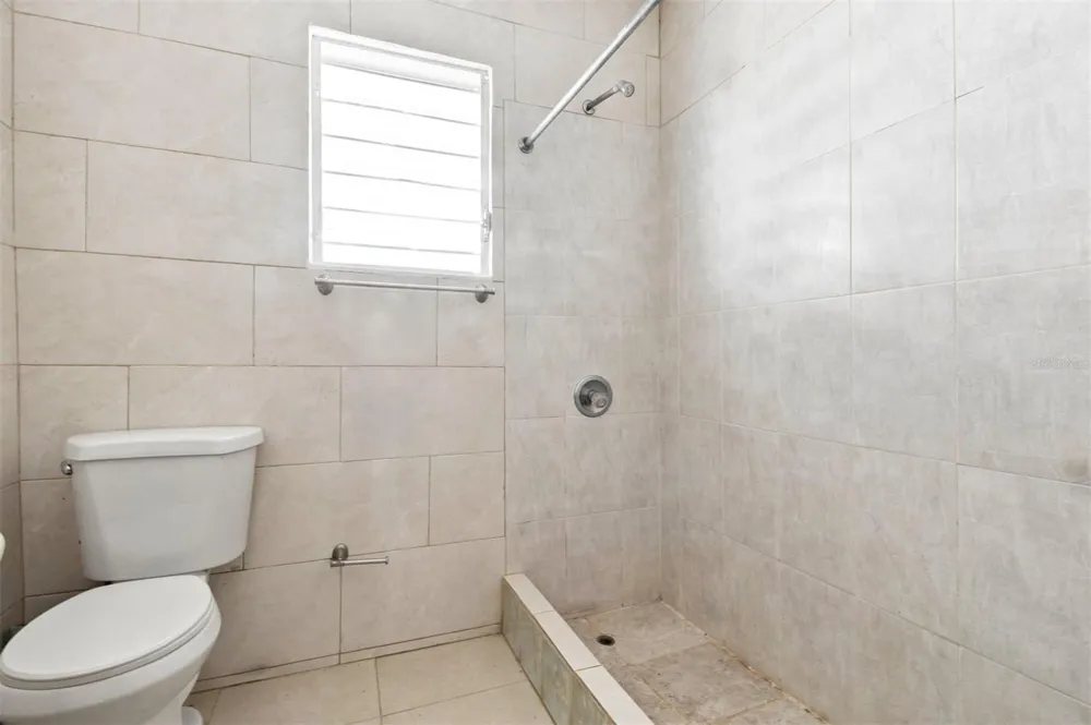 3 URB. TOAVILLE #10 Toa Baja, PR 00949