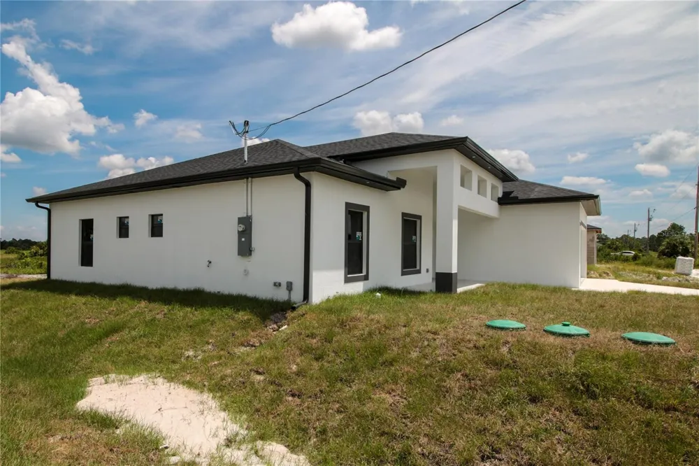 945 COMMODORE STREET Lehigh Acres, FL 33974