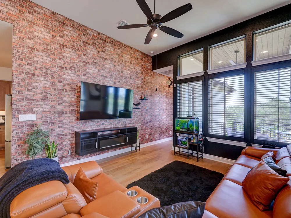 232 Flora Springs Cove Liberty Hill, TX 78642