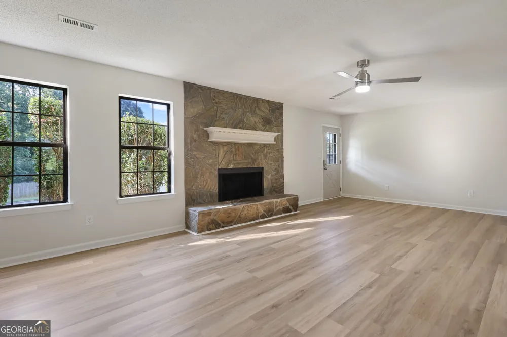 4068 Hunt WAY Rex, GA 30273