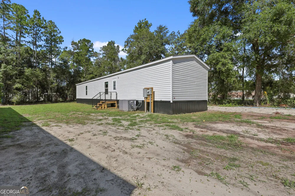 1118 East 121 PL Folkston, GA 31537