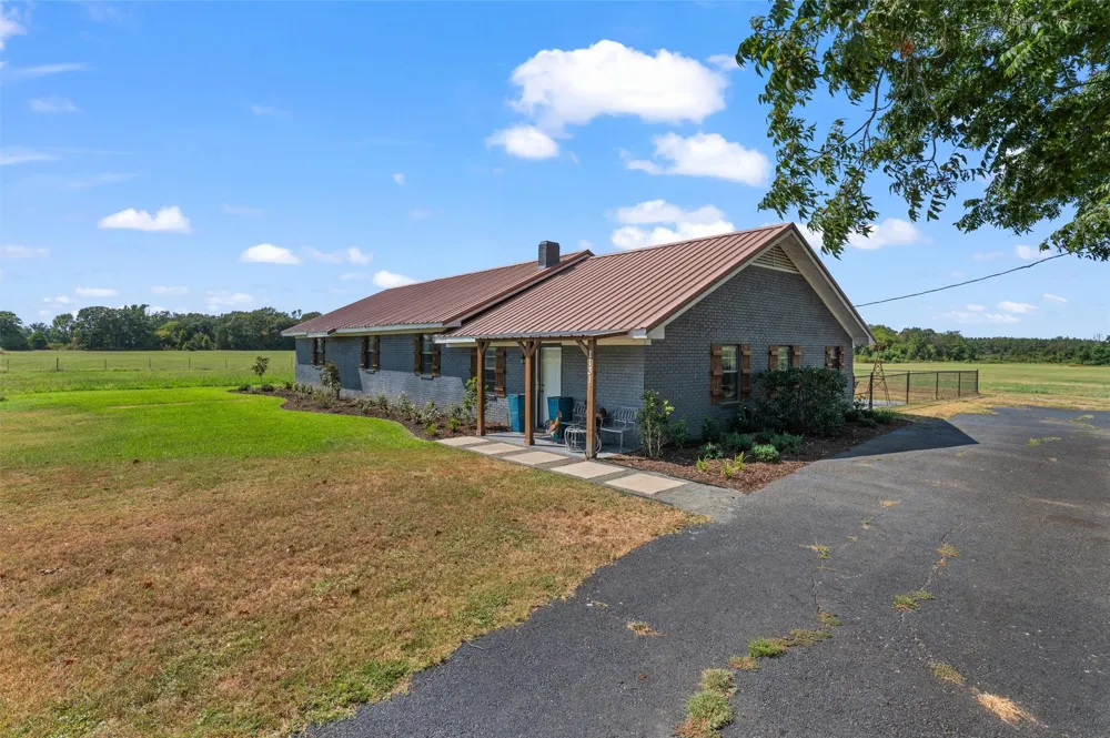 1131 Speights Road Keatchie, LA 71046