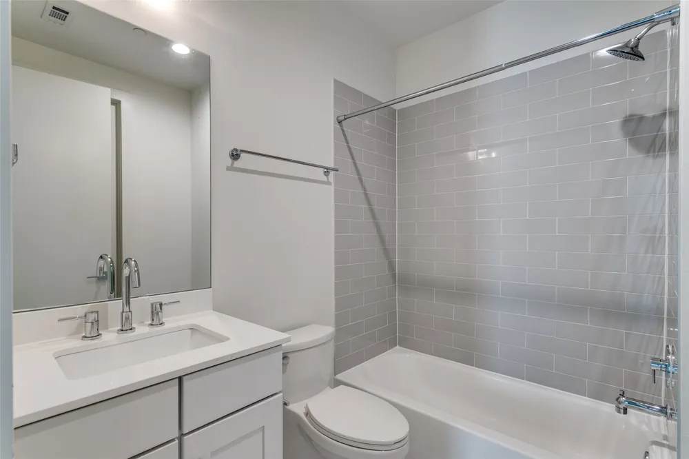 4426 Cabell Drive #1105 Dallas, TX 75204
