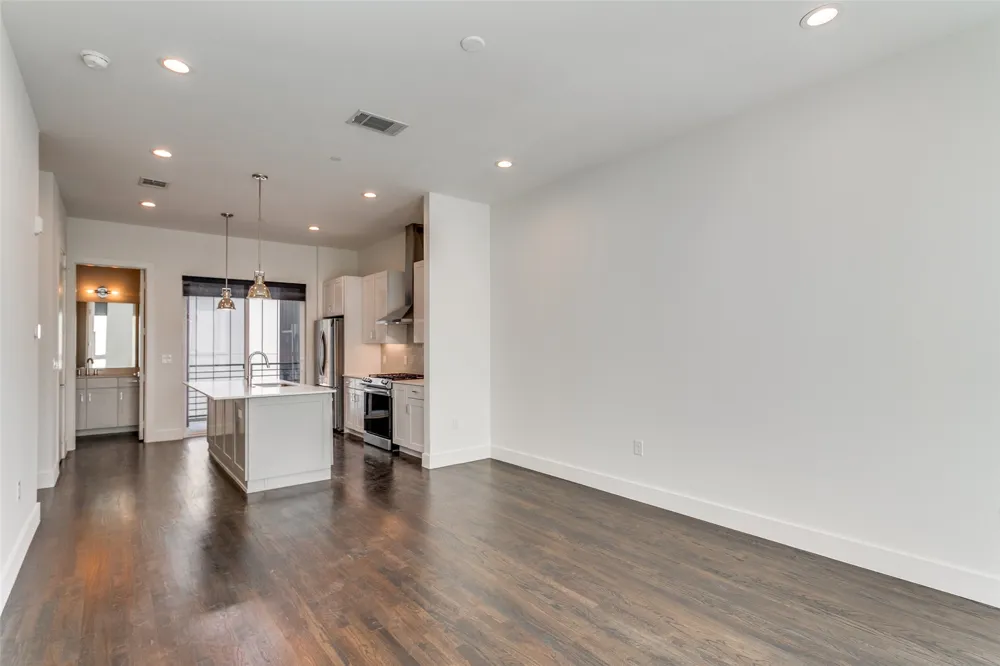 4426 Cabell Drive #1105 Dallas, TX 75204
