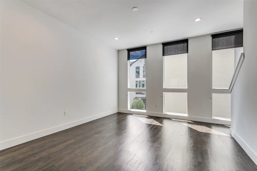 4426 Cabell Drive #1105 Dallas, TX 75204