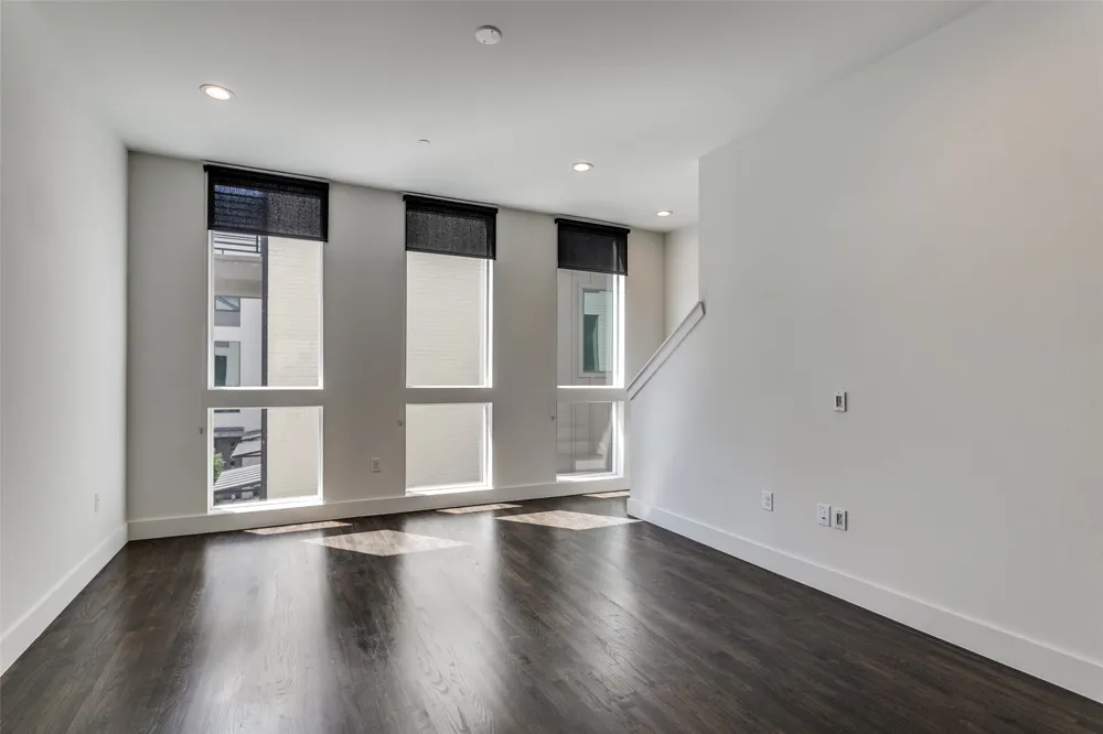 4426 Cabell Drive #1105 Dallas, TX 75204