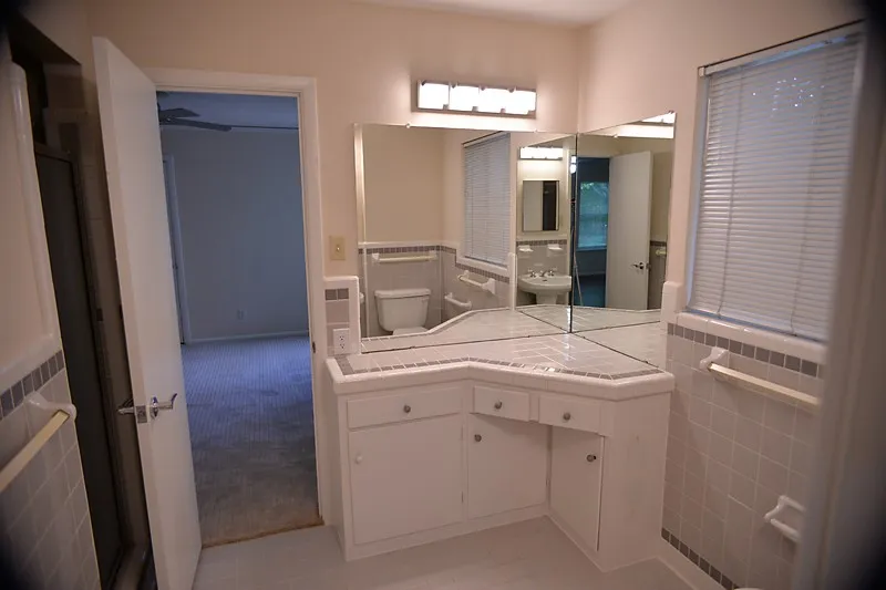 7431 Midbury Drive Dallas, TX 75230