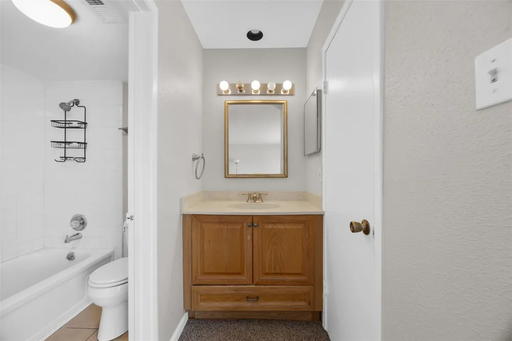 2100 Wilcrest Drive #130 Houston, TX 77042