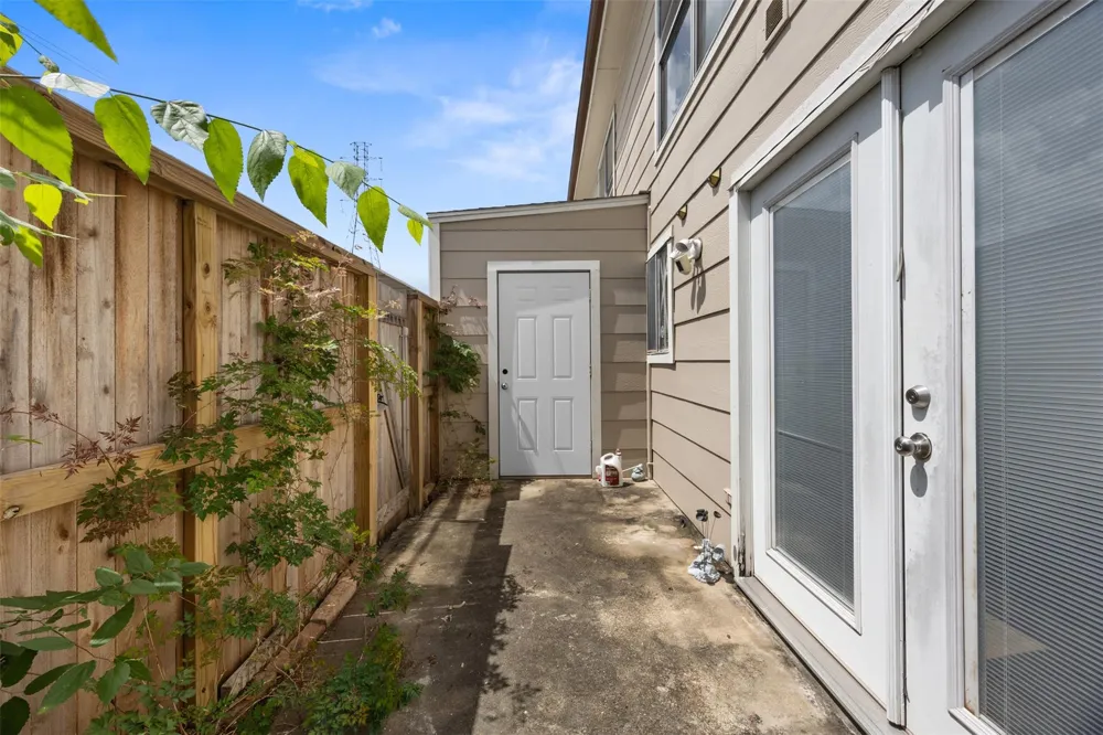2100 Wilcrest Drive #130 Houston, TX 77042