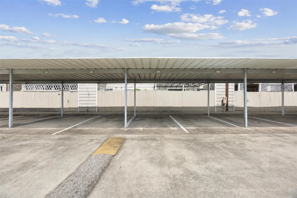 2100 Wilcrest Drive #130 Houston, TX 77042