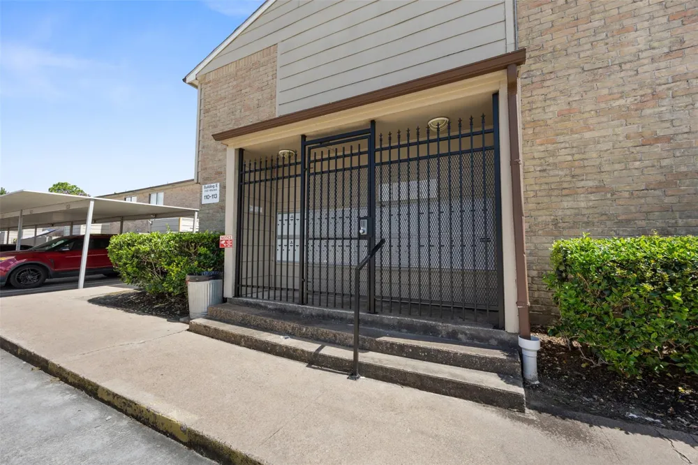 2100 Wilcrest Drive #130 Houston, TX 77042