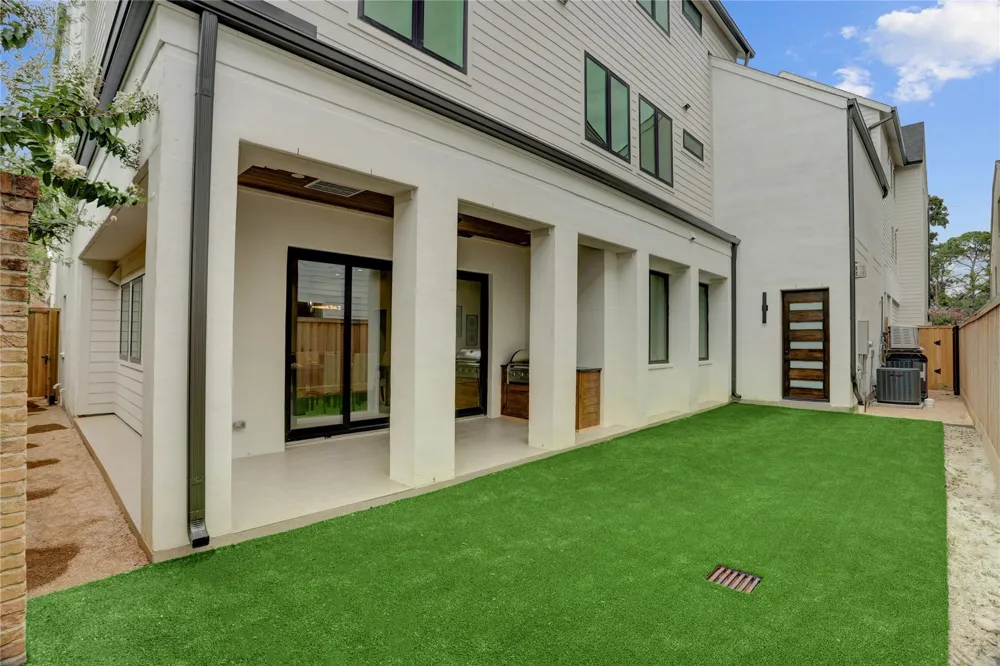 5409 Chevy Chase #B Houston, TX 77056