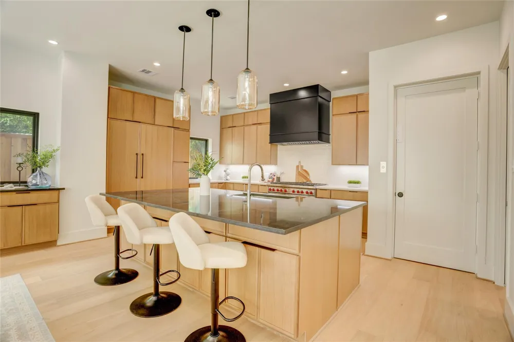 5409 Chevy Chase #B Houston, TX 77056