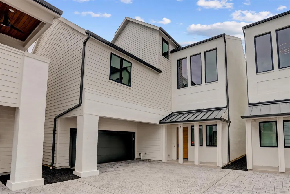 5409 Chevy Chase #B Houston, TX 77056