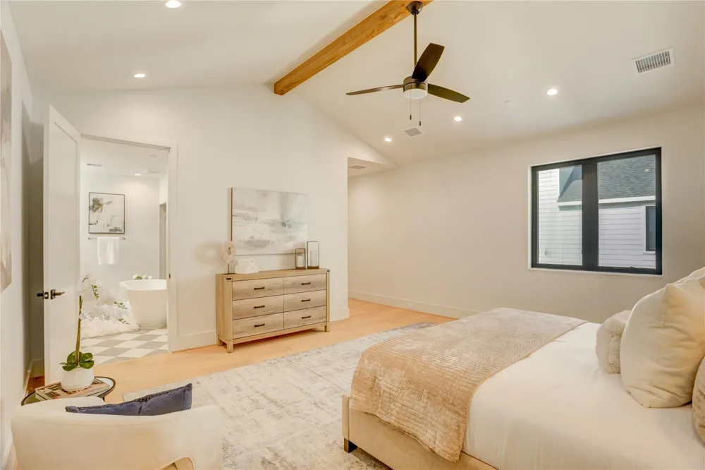 5409 Chevy Chase #B Houston, TX 77056