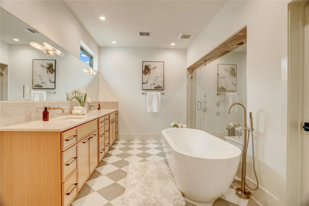 5409 Chevy Chase #B Houston, TX 77056