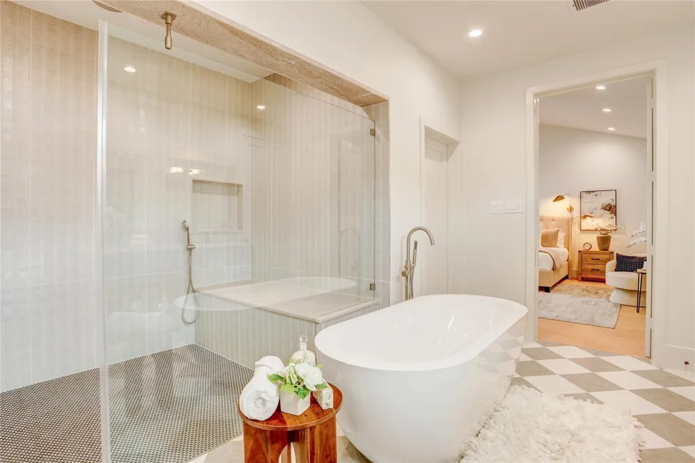 5409 Chevy Chase #B Houston, TX 77056
