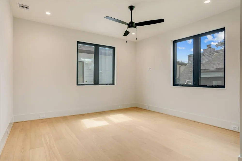 5409 Chevy Chase #B Houston, TX 77056