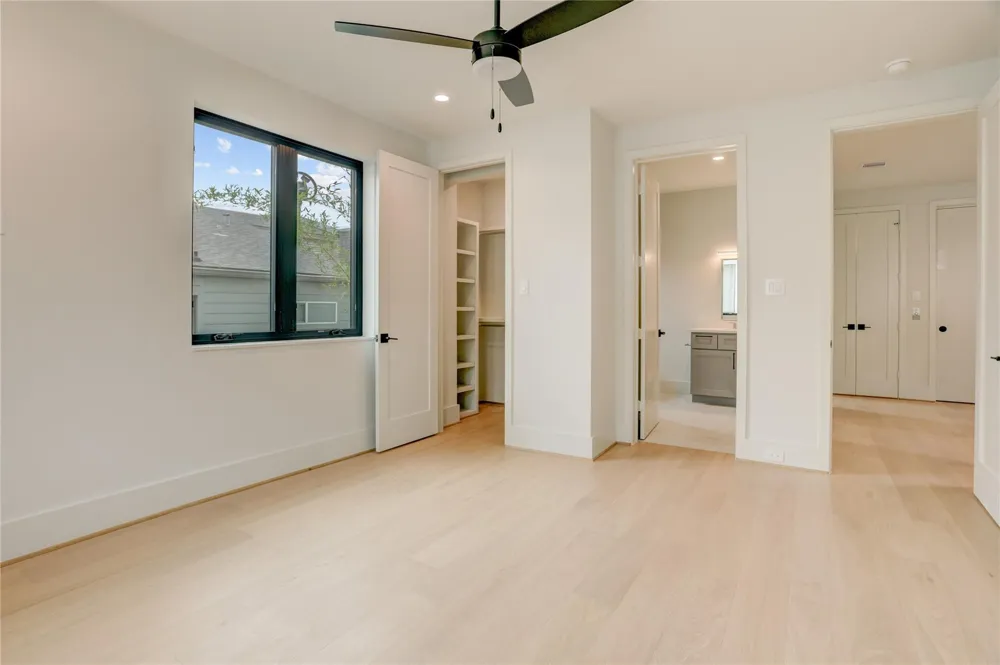 5409 Chevy Chase #B Houston, TX 77056
