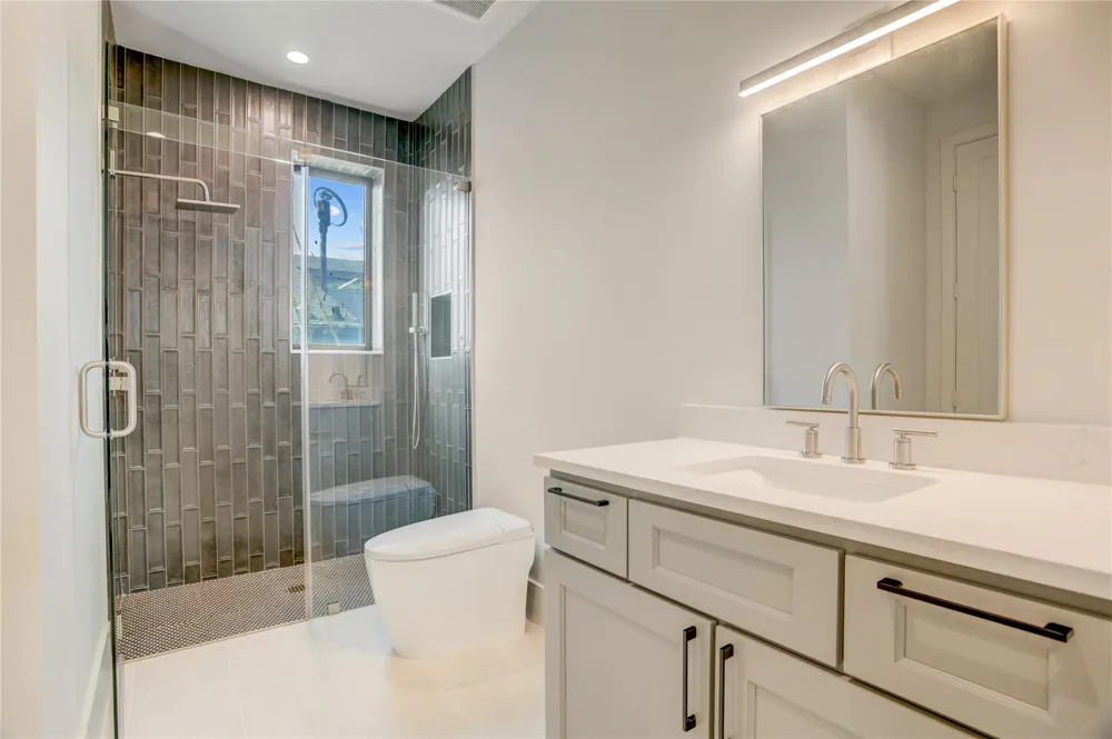 5409 Chevy Chase #B Houston, TX 77056
