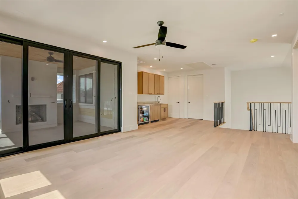 5409 Chevy Chase #B Houston, TX 77056