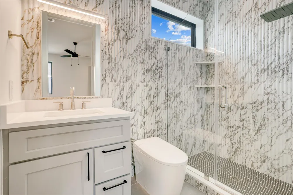 5409 Chevy Chase #B Houston, TX 77056