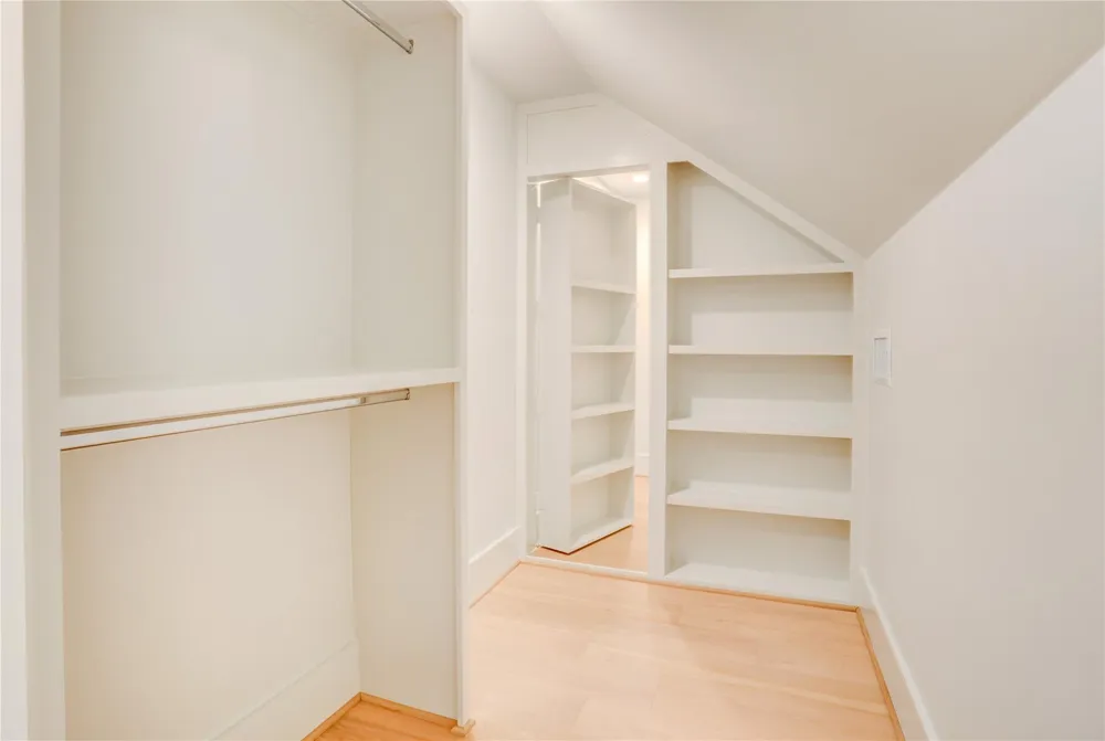 5409 Chevy Chase #B Houston, TX 77056