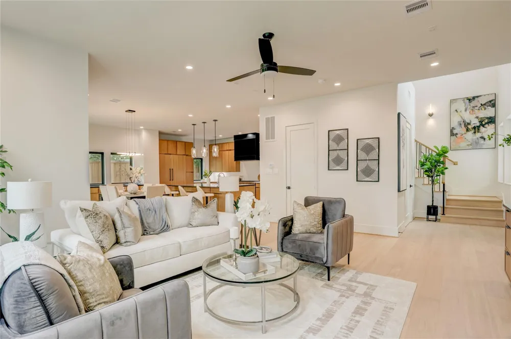 5409 Chevy Chase #B Houston, TX 77056