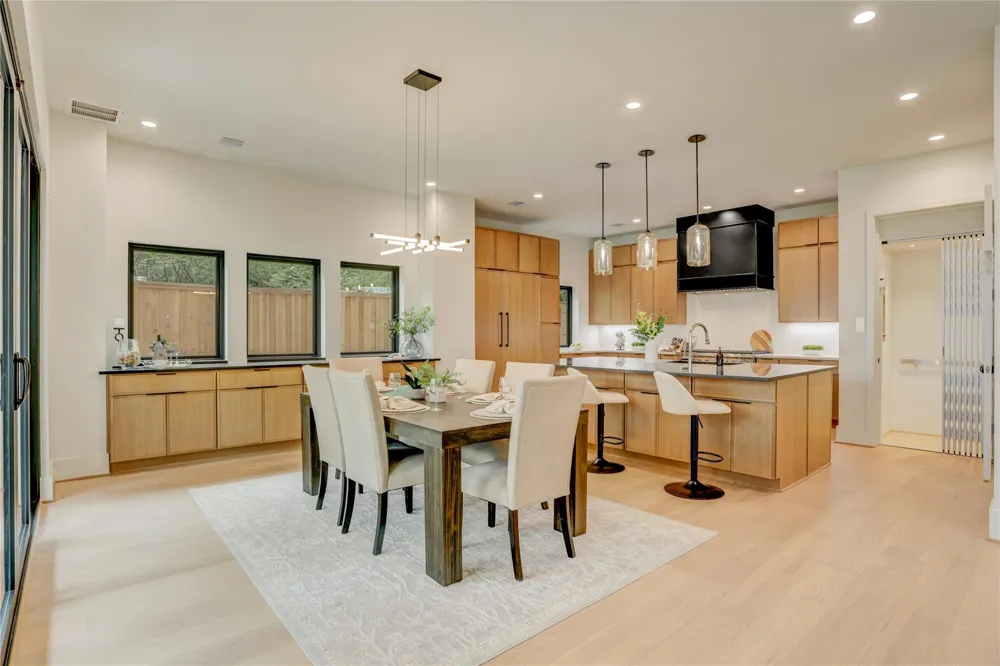 5409 Chevy Chase #B Houston, TX 77056