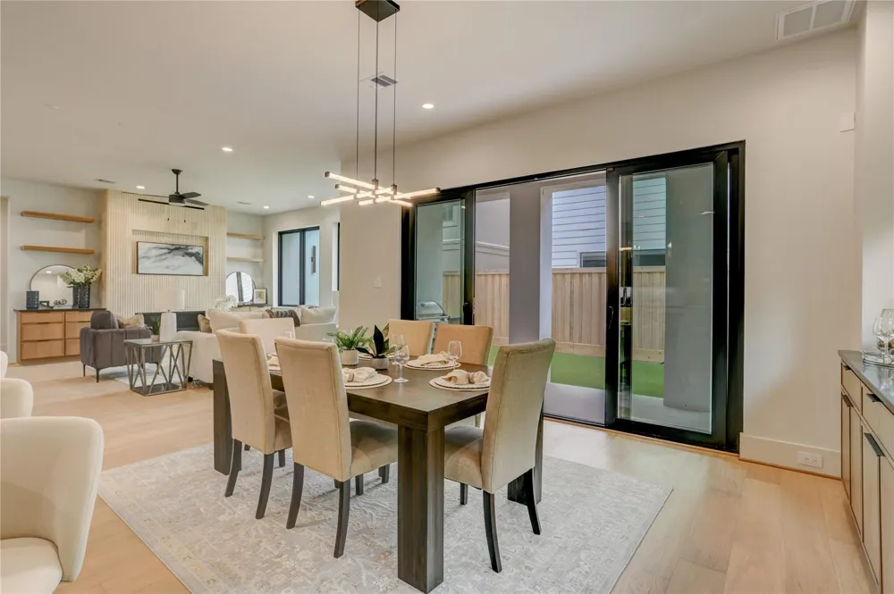 5409 Chevy Chase #B Houston, TX 77056